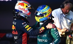 Hill: «Verstappen può vincere otto titoli. Tra lui e Leclerc a parità di macchina...» - Hill: «Verstappen può vincere otto titoli. Tra lui e Leclerc a parità di macchina...»