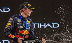 Hill: «Vi spiego cosa ha Verstappen in più di Hamilton» - Hill: «Vi spiego in cosa Verstappen è meglio di Hamilton»