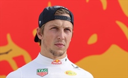 Horner cerca goffamente di togliere pressione su Lawson: «Battere Verstappen? Sarebbe fantastico» - Horner cerca goffamente di togliere pressione su Lawson: «Battere Verstappen? Sarebbe fantastico»