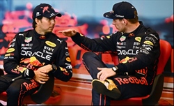 Horner: «Checo è in lotta per il Mondiale tanto quanto Max» - Horner: «Checo è in lotta per il Mondiale tanto quanto Max»