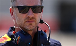 Horner: «Ci sono pressioni sui regolamenti». Wolff replica: «Red Bull dovrà adeguarsi» - Horner: «Ci sono pressioni sui regolamenti». Wolff replica:«Red Bull dovrà adeguarsi»