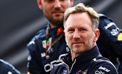 Horner, dubbi sul ritorno Mercedes: «Saranno contenti di non dover correre subito a Singapore» - Horner, dubbi sul ritorno Mercedes: «Saranno contenti di non dover correre subito a Singapore»