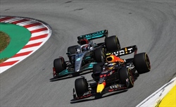 Horner: «La Mercedes sta crescendo. In Francia potrebbero lottare per la vittoria» - Horner: «La Mercedes sta crescendo. Quando la prima vittoria? Forse già in Francia»