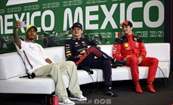 Horner, la rivelazione shock: «Hamilton ha trattato con Red Bull e Ferrari» - Horner, la rivelazione shock: «Hamilton ha trattato con Red Bull e Ferrari»