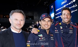 Horner: «Perez vuole battere Verstappen. Altrimenti perché correre?» - Horner: «Perez vuole battere Verstappen. Altrimenti perché correre?»