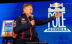Horner risponde ai piloti Mercedes: «Penalità enorme, sempre facile parlare quando non si vince» - Horner risponde ai piloti Mercedes: «Penalità enorme, sempre facile parlare quando non si vince»