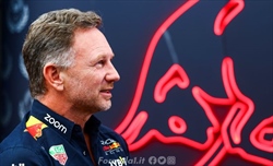 Horner: «Speriamo di aver migliorato l'assetto». Poi l'annuncio sul compagno di Verstappen nel 2024