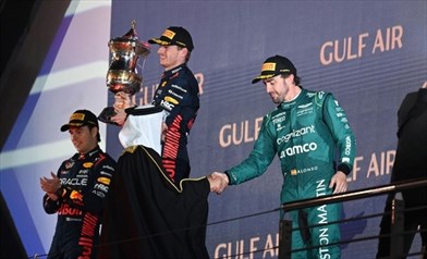 Horner:«Oggi in Red Bull siamo eroi, ma il mondiale è lungo. C'è chi guadagna copiandoci» - Horner:«Oggi in Red Bull siamo eroi, ma il mondiale è lungo. C'è chi guadagna copiandoci»