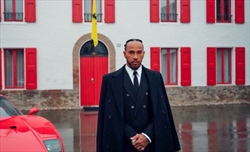 I primi giorni a Maranello di Hamilton, tra il lavoro e il motorhome «in incognito»