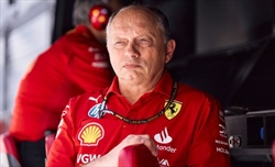 I tifosi Ferrari chiedono di Newey: Vasseur risponde così - I tifosi Ferrari chiedono di Newey: Vasseur risponde così
