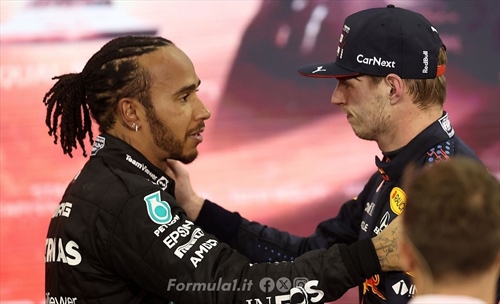 Il 2021 perseguita Verstappen, l'ex commissario FIA: «Masi gli ha regalato il titolo» - Il 2021 perseguita Verstappen, l'ex commissario FIA: «Masi gli ha regalato il titolo»