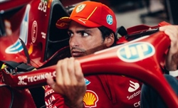Il 2024 di Sainz riassunto in un voto: da eroe a «mediocre»