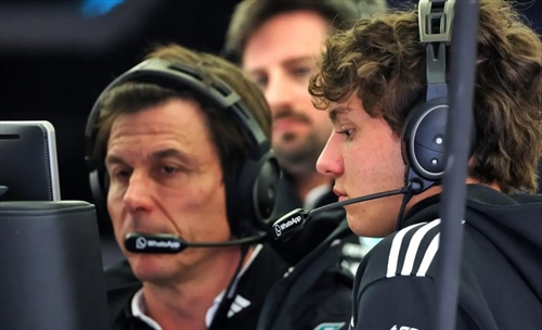 Il bellissimo aiuto di Wolff ad Antonelli: «Testa bassa, la Sprint non conta»