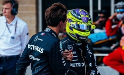 Il bellissimo gesto di Hamilton per Russell: gli offre le sue parti aggiornate 
