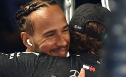 Il biglietto segreto di Hamilton ad Antonelli: «Prenditi cura di loro»