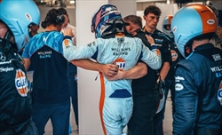 Il GP del Qatar strema i piloti: chi vomita, chi sviene e chi cerca l'ambulanza - Il GP del Qatar strema i piloti: chi vomita, chi sviene e chi cerca l'ambulanza
