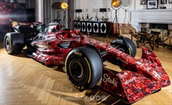 Il graffitista: «Ecco come è nata la livrea per l'Alfa Romeo F1 Team Stake»