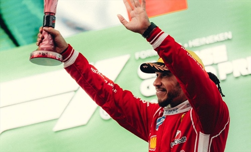 Il podio che riaccende Hamilton: la rinascita in rosso comincia ora - Il podio che riaccende Hamilton: la rinascita in rosso comincia ora