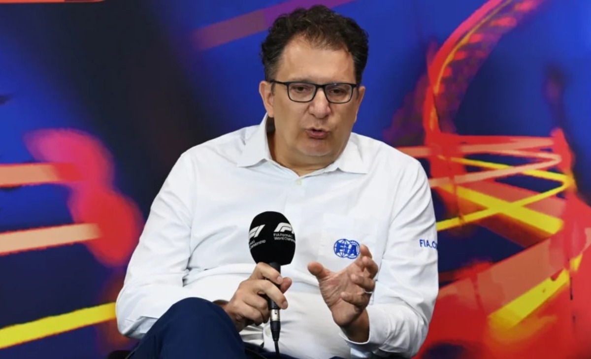 Il regolamento brucia, Tombazis soffia: «Serve calma, non caos»