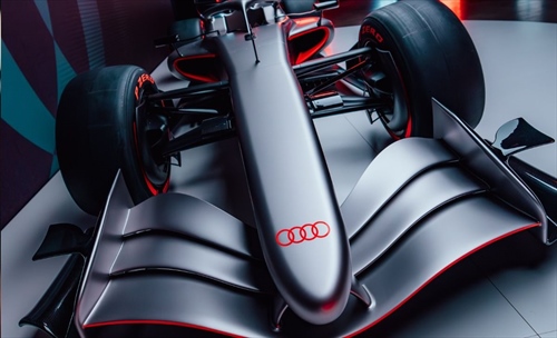 Il rombo del nuovo inizio: Audi completa il primo fire-up