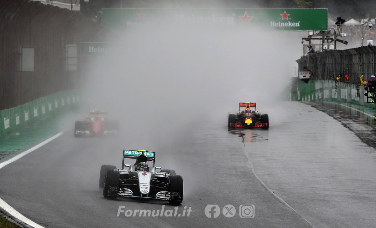 Il segreto di Verstappen: Jos ha rischiato più volte di farsi investire sul bagnato