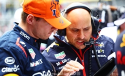Il team radio tra Verstappen e Lambiase è dimostrazione di eccellenza