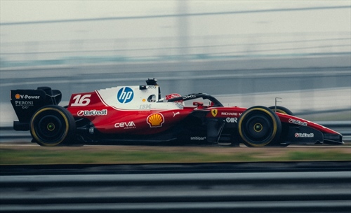 Il VIDEO dei primi giri in pista della Ferrari SF-26