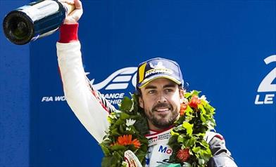 Immenso Alonso, applausi all'ultimo vero racer - Immenso Alonso, vince LeMans da debuttante ed ora vuole la Indy500