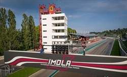 Imola apre le porte alla beneficenza. All'asta i cimeli del motorsport: i dettagli