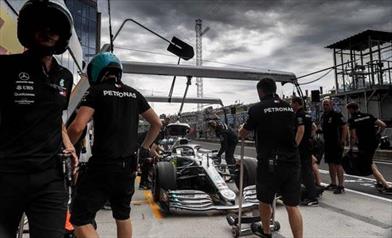 Inizia male il weekend di Bottas, Hamilton teme la Red Bull - Inizia male il weekend di Bottas, Hamilton teme la Red Bull