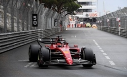 Irvine non fa drammi: «Ferrari sfortunata, facile commettere errori quando sei al comando» - Irvine
