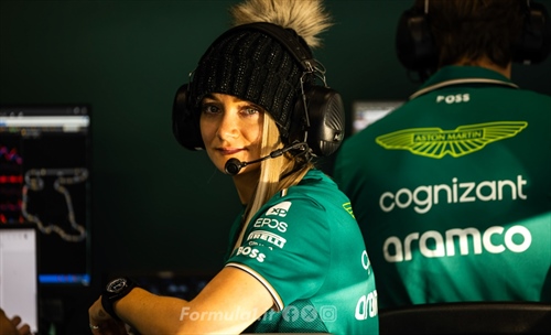 Jessica Hawkins, molto più di un titolo: Brands Hatch certifica la sua crescita