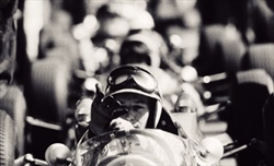 John Surtees nella Motorsports Hall of Fame: con la Ferrari riuscì in un'impresa straordinaria