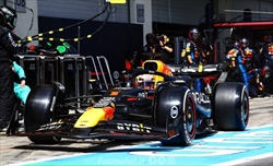 Jordan difende Verstappen: «Chi è davanti ha ragione»