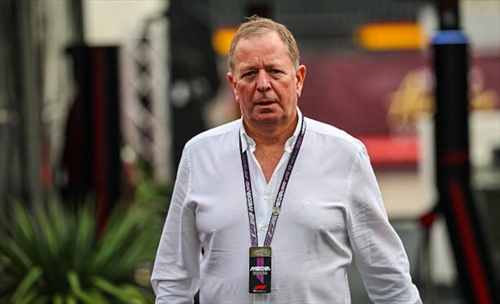 Jos Verstappen vs Martin Brundle: uno scontro che rivela più della crisi tecnica  - Jos Verstappen vs Martin Brundle: uno scontro che rivela più della crisi tecnica 