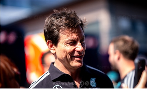 Kimi come Senna? Wolff si emoziona, ma continua a proteggerlo - Kimi come Senna? Wolff si emoziona, ma continua a proteggerlo