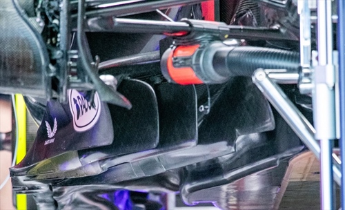 L’aerodinamica nelle attuali F1: un gioco di vortici che ha «annullato» il regolamento - L’aerodinamica nelle attuali F1: particolare dei canale di ingresso del fondo