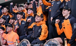 L’alba è papaya: prova di forza della McLaren a Melbourne. E quella frase di Stella...
