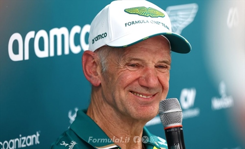 L’Aston Martin ottimizza il potenziale di Newey: «Bastano un tavolo da disegno e un ristretto gruppo di persone» - L’Aston Martin ottimizza il potenziale di Newey: «Bastano un tavolo da disegno e un ristretto gruppo di persone»