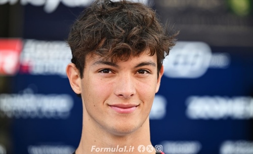 L'elogio di Bearman a Hamilton: «Aiuta noi Rookie costantemente, un vero Campione»