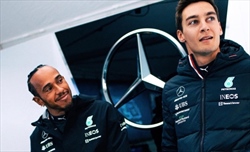 L’entusiasmo di Hamilton per la gara a Las Vegas: «La più spettacolare di sempre» - L’entusiasmo di Hamilton per la gara a Las Vegas: «La più spettacolare di sempre»