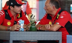 L'imbarazzante strategia mediatica della Ferrari a Singapore: niente rispetto per i Tifosi - L'imbarazzante strategia mediatica della Ferrari a Singapore: niente rispetto per i Tifosi