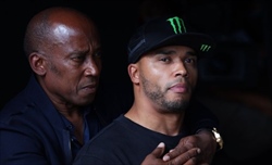 L'insolito modo con cui Hamilton ha detto al fratello di andare in Ferrari