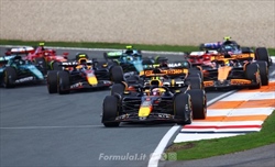 La F1 arriva anche alla Casa Bianca. Kamala Harris: «La seguo molto. Il mio pilota preferito è...»