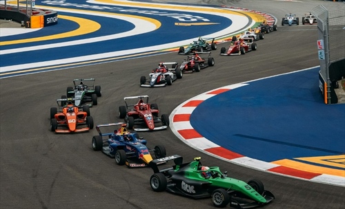 La F1 rinnova il sostegno alla F1 Academy. Floersch critica: «Finto interesse» - La F1 rinnova il sostegno alla F1 Academy. Floersch critica: «Finto interesse»