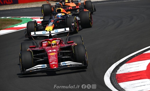 La Ferrari deve essere alzata da terra, ma quanto perde con questo assetto?