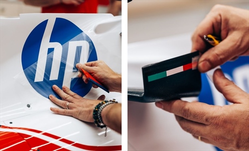 La Ferrari completa la fase di stickering della SF-26 (prima parte) - La Ferrari ultima la fase di stickering della SF-26 (prima parte)