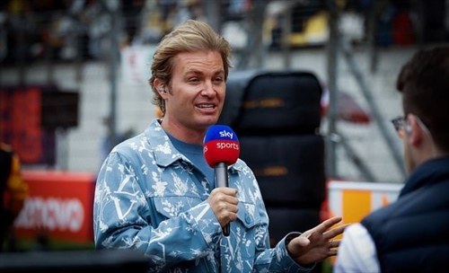 «La Ferrari vuole aprire una sede nel Regno Unito»: l'indiscrezione di Rosberg - «La Ferrari vuole aprire una sede nel Regno Unito»: l'indiscrezione di Rosberg