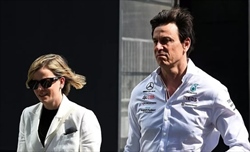 La Formula 1 difende la famiglia Wolff: «Certi che le accuse siano sbagliate»