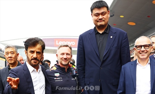 La Formula 1 pensa al dodicesimo team e dimentica la crisi di pubblico: opportunità o distrazione?